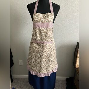 Apron Vintage with ruffles, bib & pockets - synthetic floral fabric tie strings